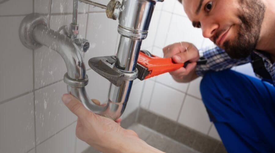 Toilet maintenance in Recluse, WY